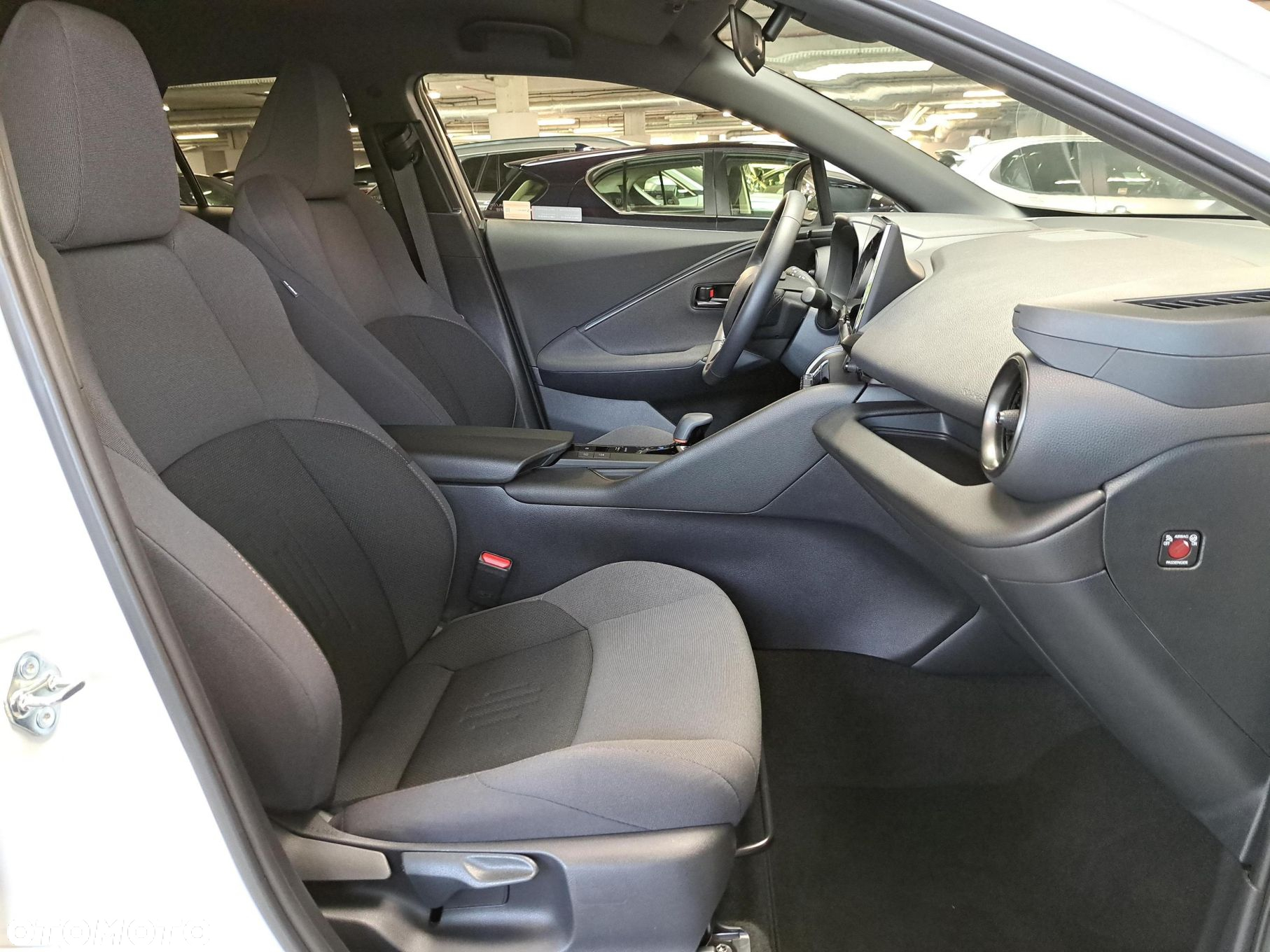 Toyota C-HR - 14