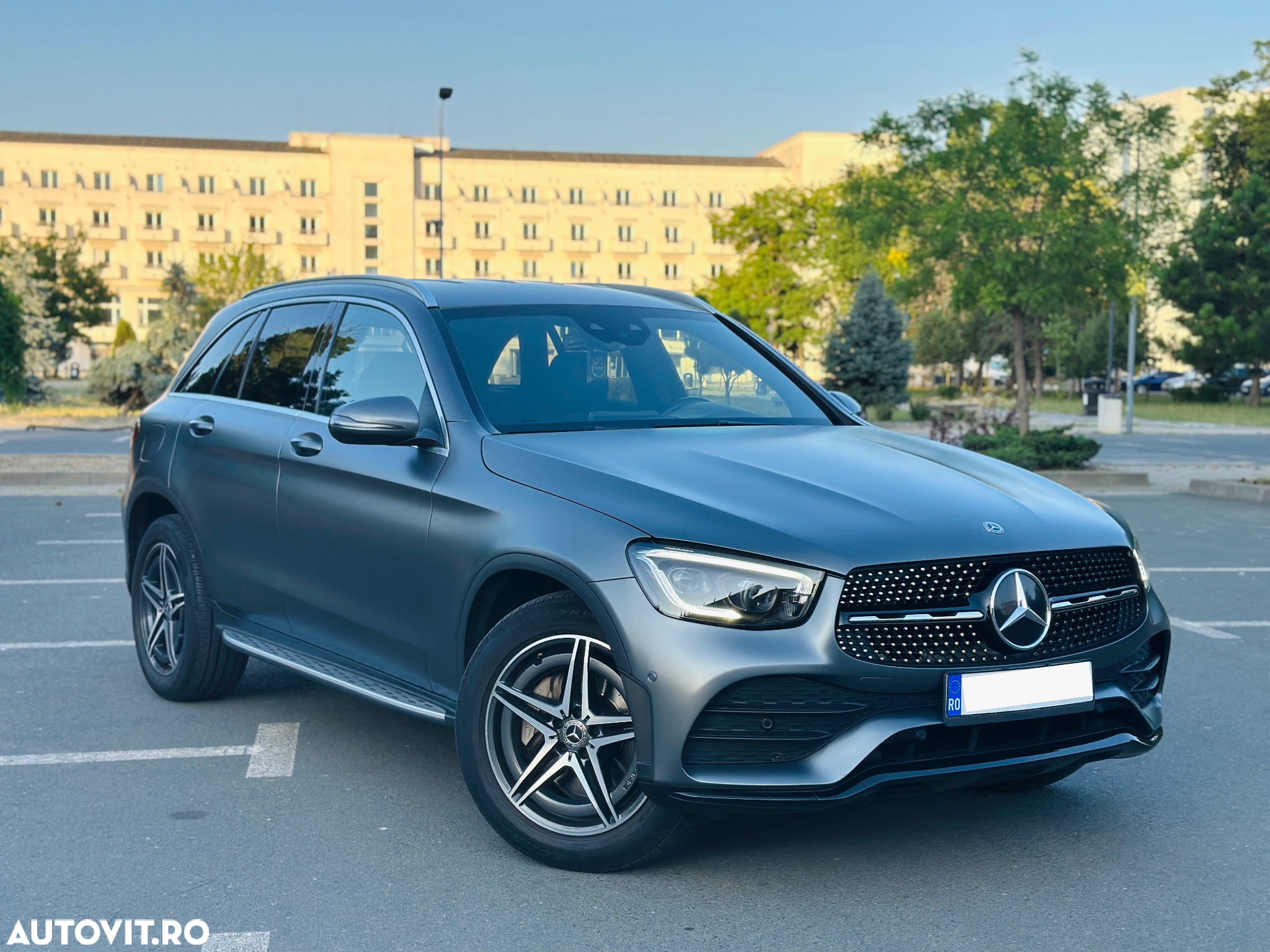 Mercedes-Benz GLC 200 d 4Matic 9G-TRONIC AMG Line - 2