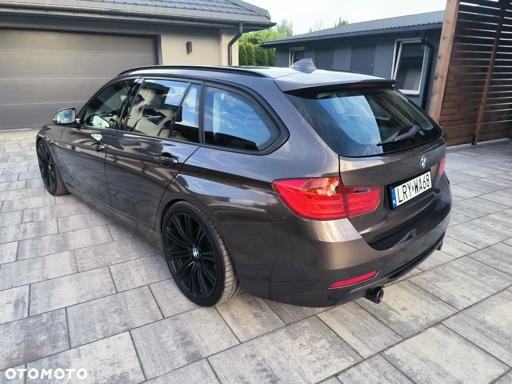 BMW Seria 3 335i xDrive Sport Line - 5
