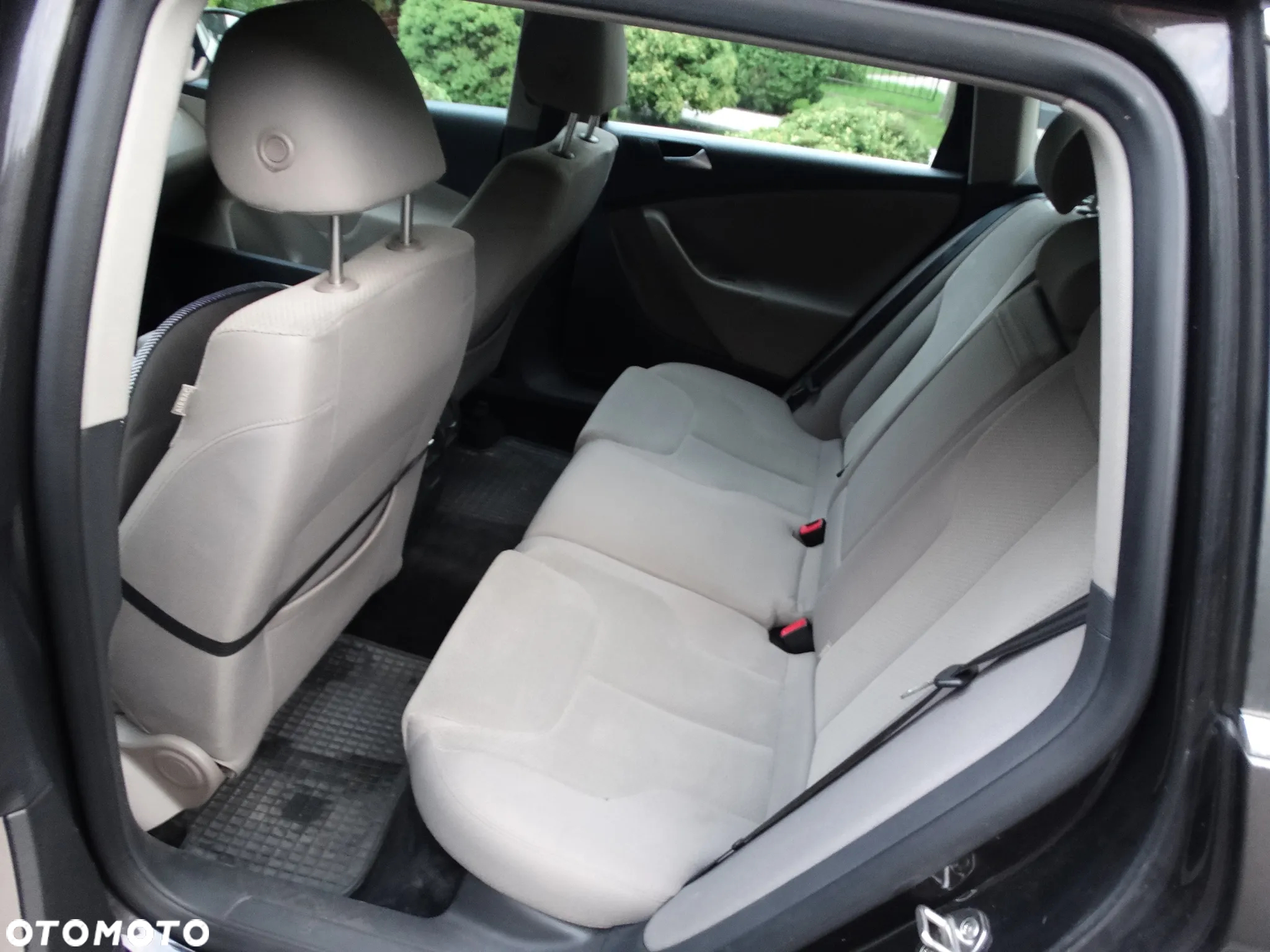 Volkswagen Passat - 10