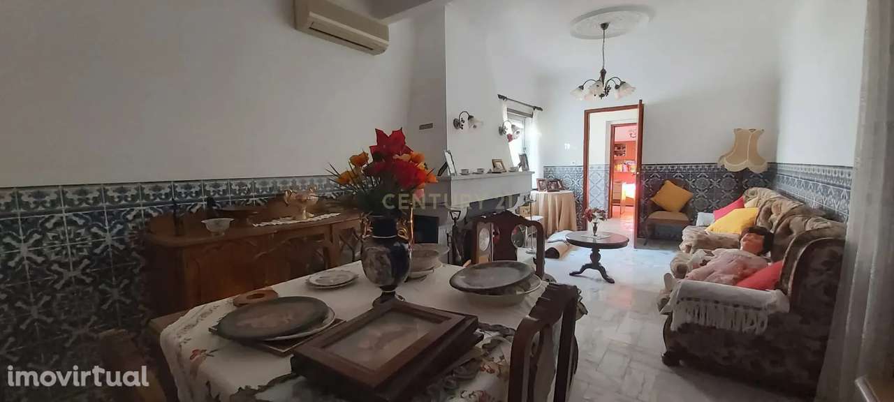 BEJA-ALENTEJO,   Rés-do-Chão com  4 Quartos ,Terraço,  Garagem e espaç - Grande imagem: 5/33