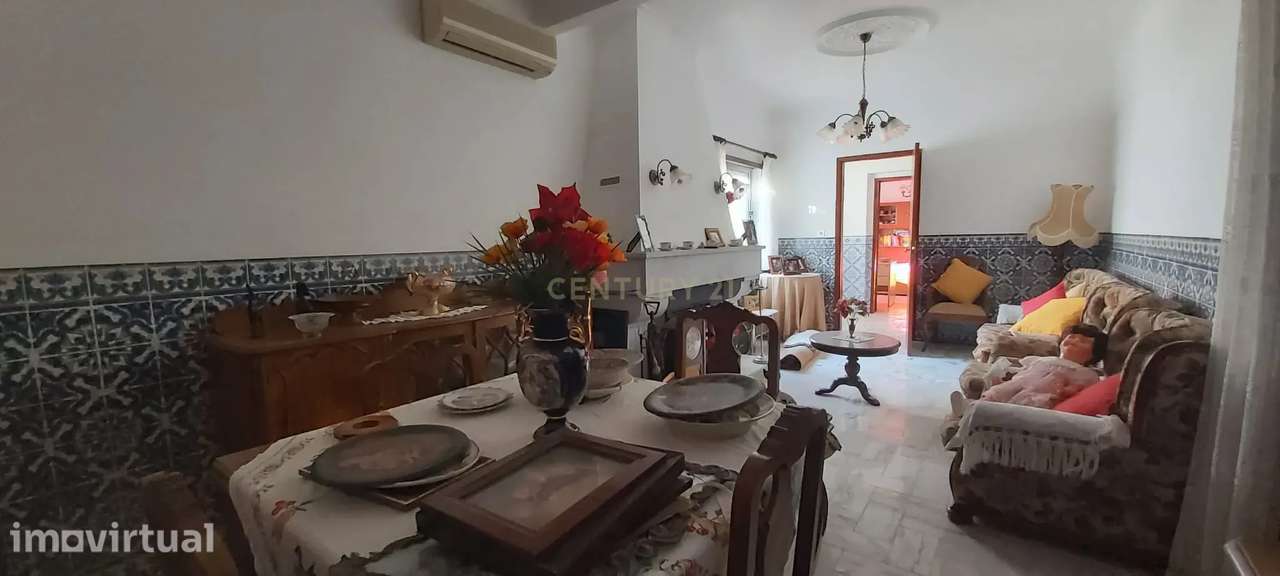 BEJA-ALENTEJO,   Rés-do-Chão com  4 Quartos ,Terraço,  Garagem e espaç - Grande imagem: 5/33