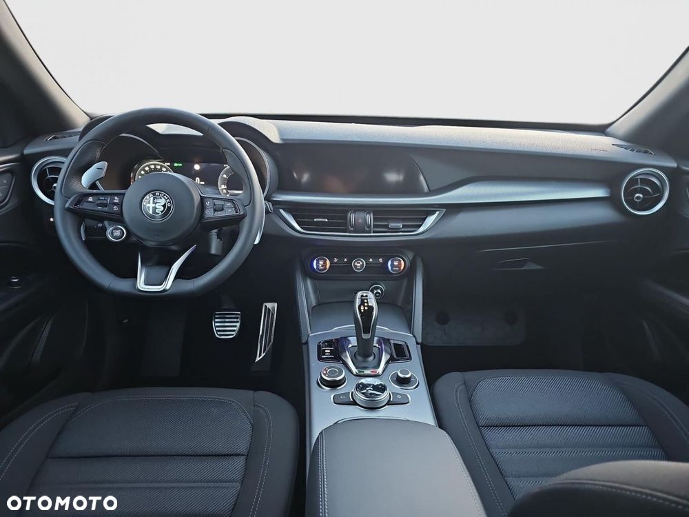 Alfa Romeo Stelvio 2.0 Turbo Sprint Q4 - 13