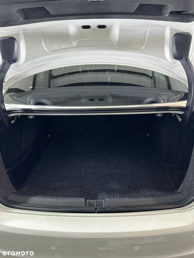 Volkswagen Jetta 2.0 TDI DPF DSG Highline - 20