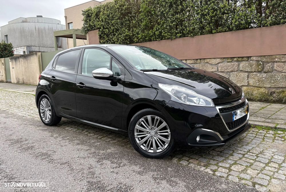 Peugeot 208 1.2 PureTech Signature - 3