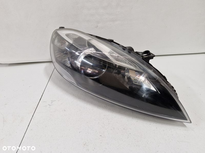 VOLVO V40 II 2 LAMPA REFLEKTOR PRAWY PRZÓD XENON UK 31283335 - 2