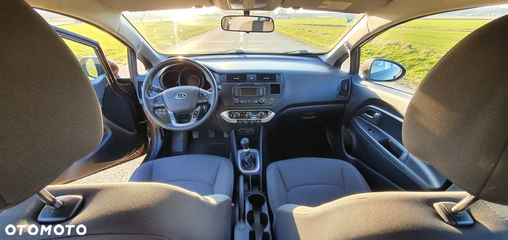 Kia Rio 1.2 M - 11