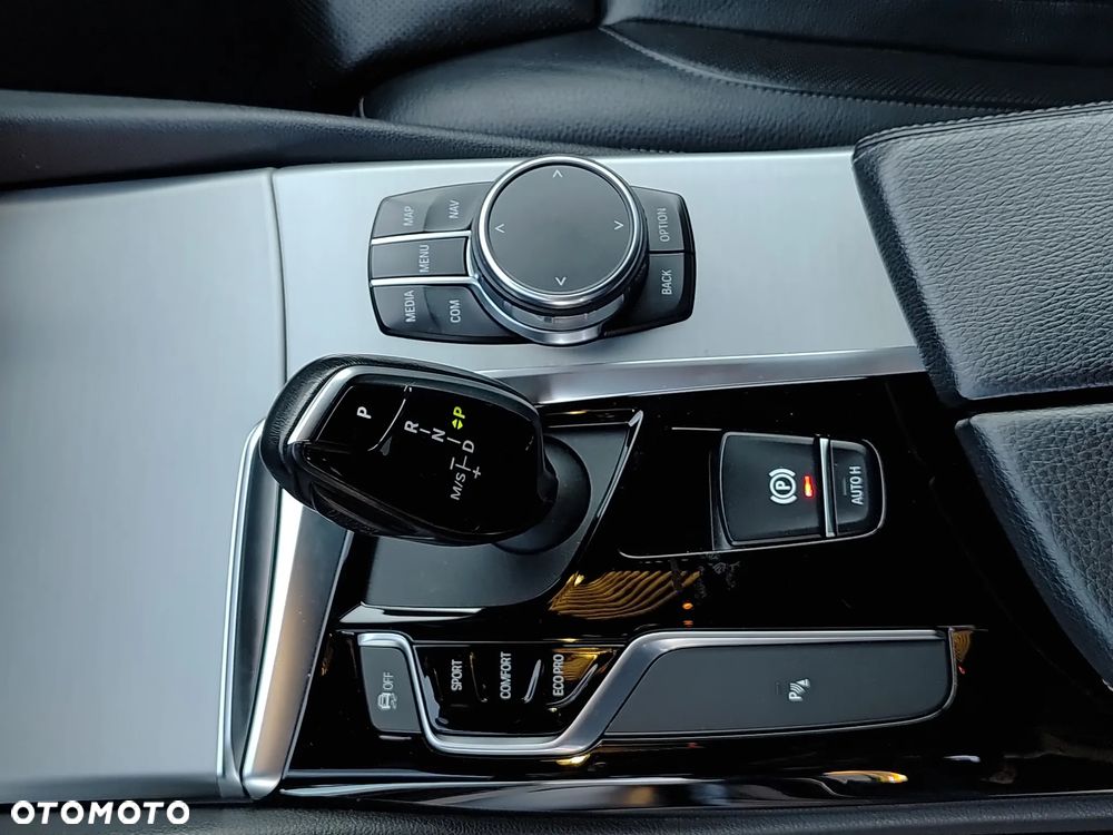 BMW Seria 5 520d Sport Line sport - 19