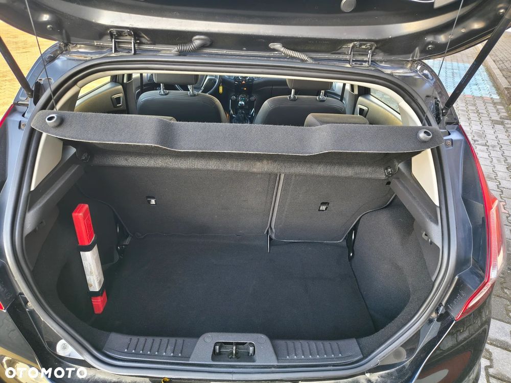 Ford Fiesta 1.6 TDCi DPF Titanium - 13