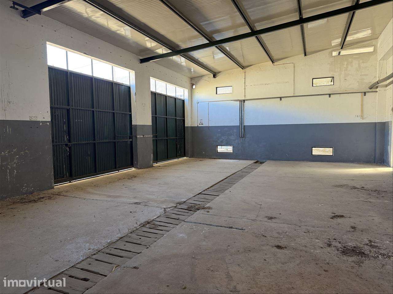 Armazém Industrial em Alcanena - Grande imagem: 4/25