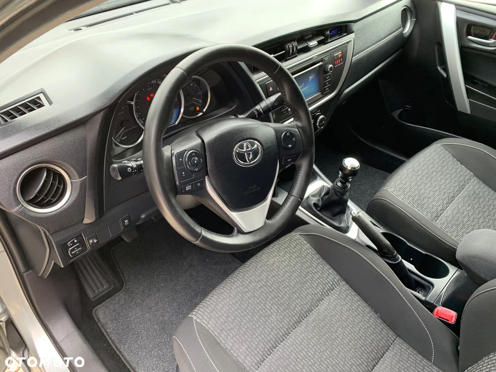 Toyota Auris 1.6 Prestige - 22