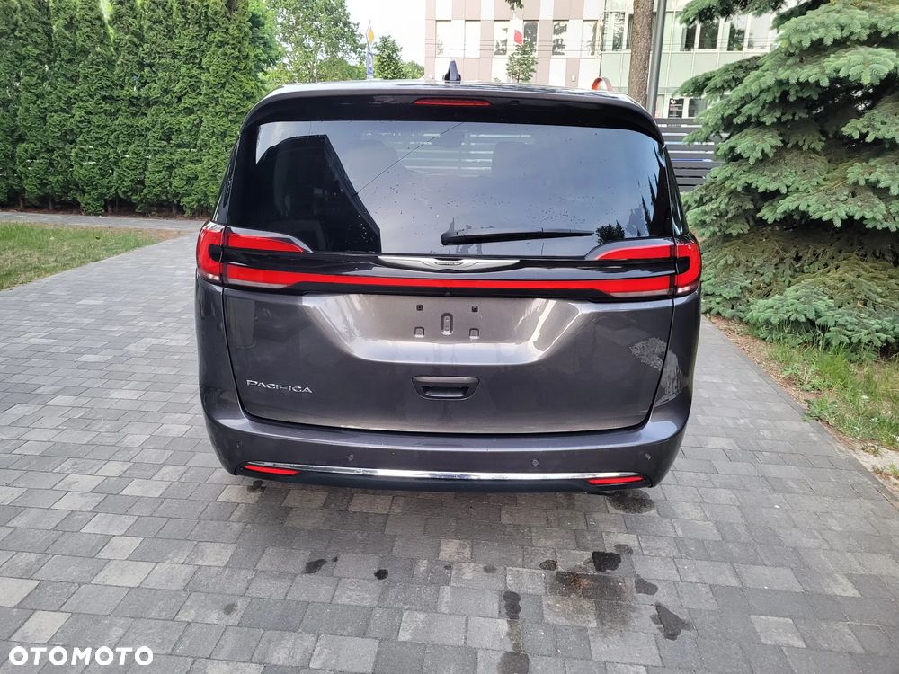 Chrysler Pacifica - 6