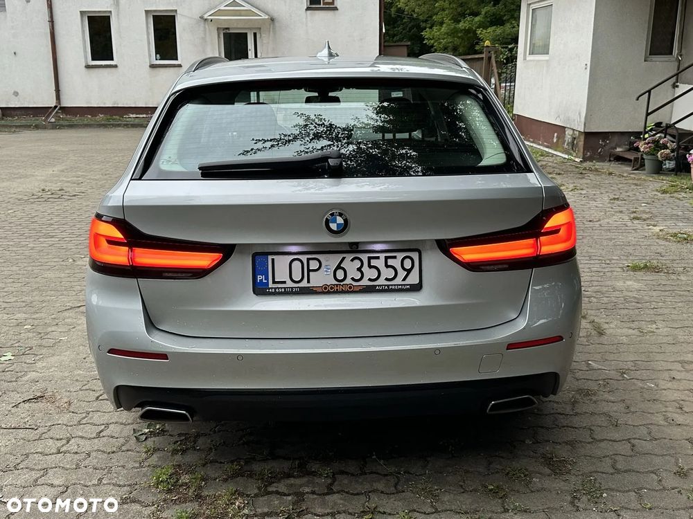 BMW Seria 5 530d xDrive mHEV - 4