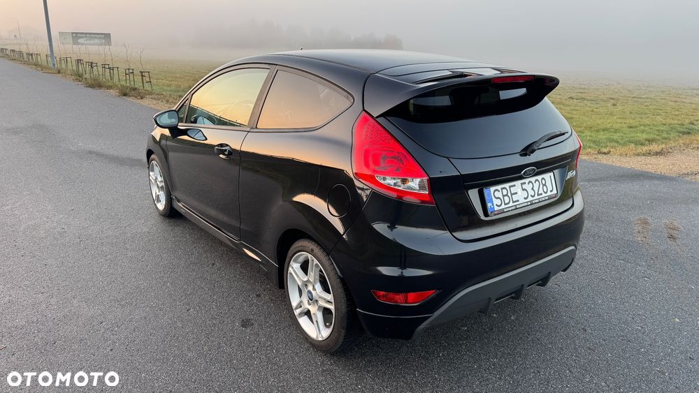 Ford Fiesta 1.6 Sport - 6