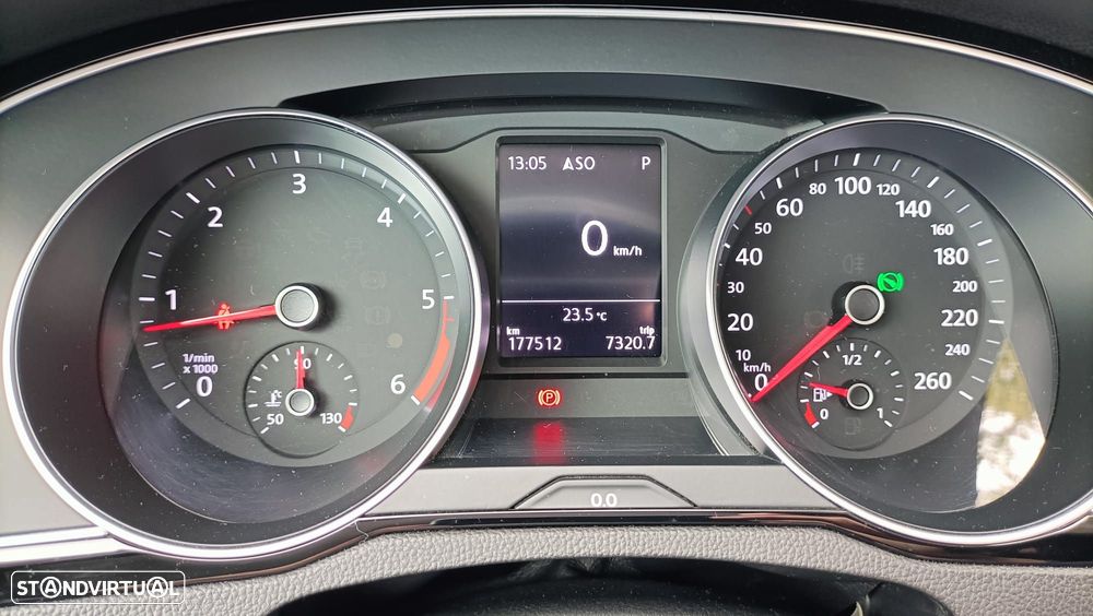 VW Passat Variant 1.6 TDI Confortline DSG - 9