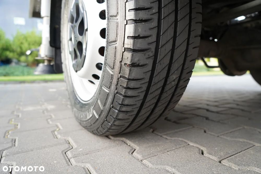 Iveco DAILY 35-140 / ZWYŻKA / PODNOŚNIK KOSZOWY MULTITEL  160 ALU   / 4 PODPORY / MANUAL / 2017 R - 23