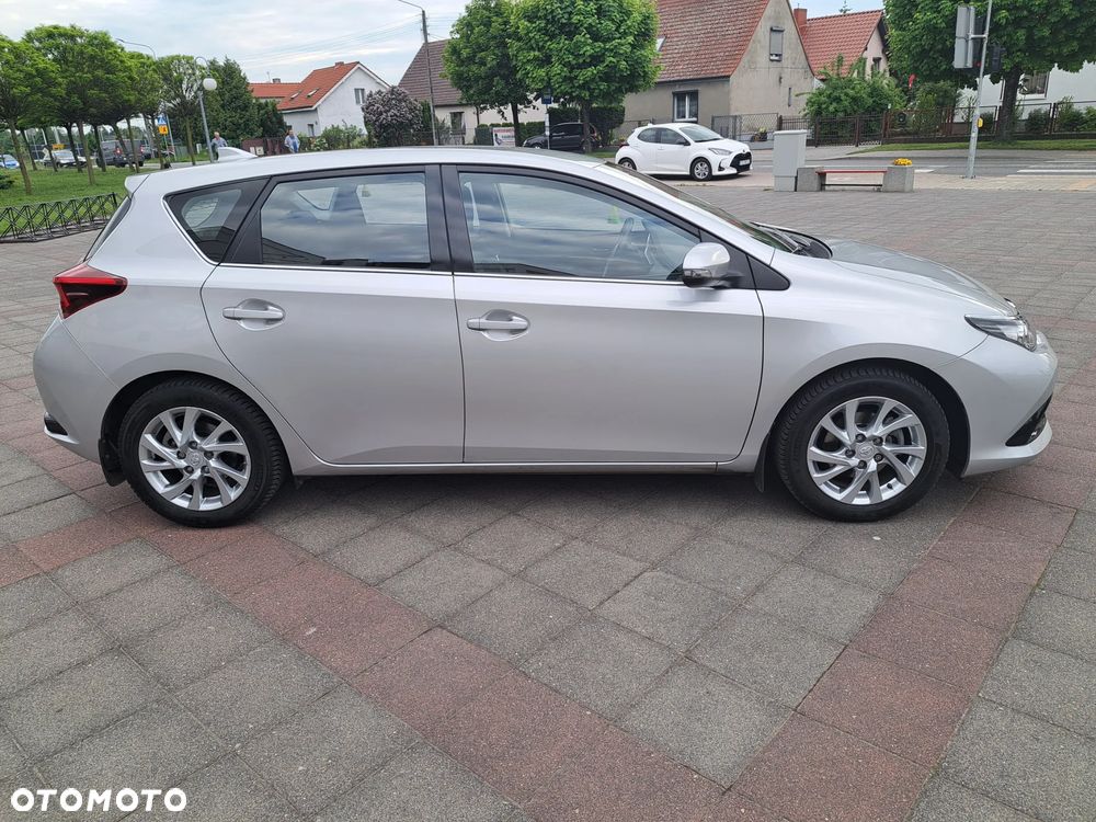Toyota Auris - 33