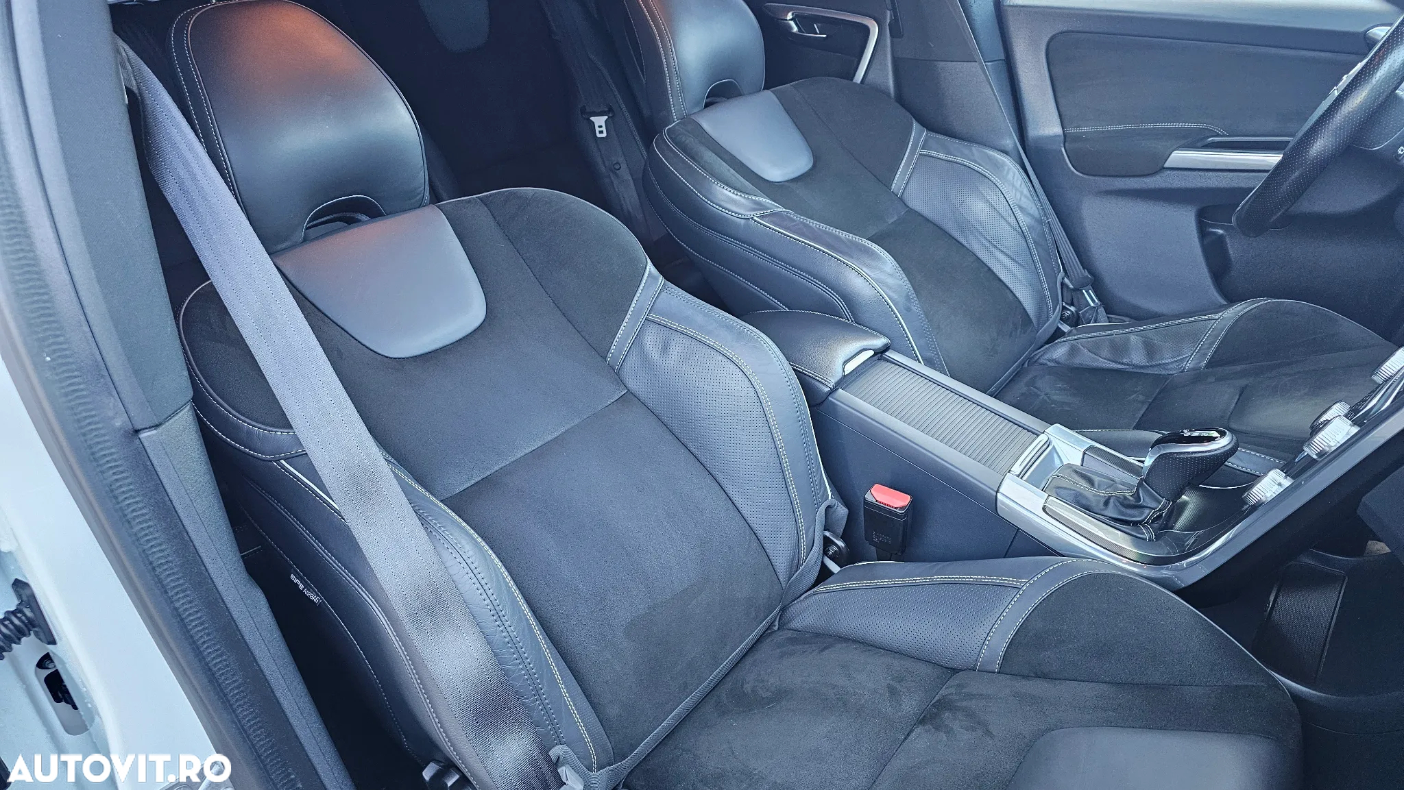 Volvo XC 60 B4 D AWD Geartronic RDesign - 22