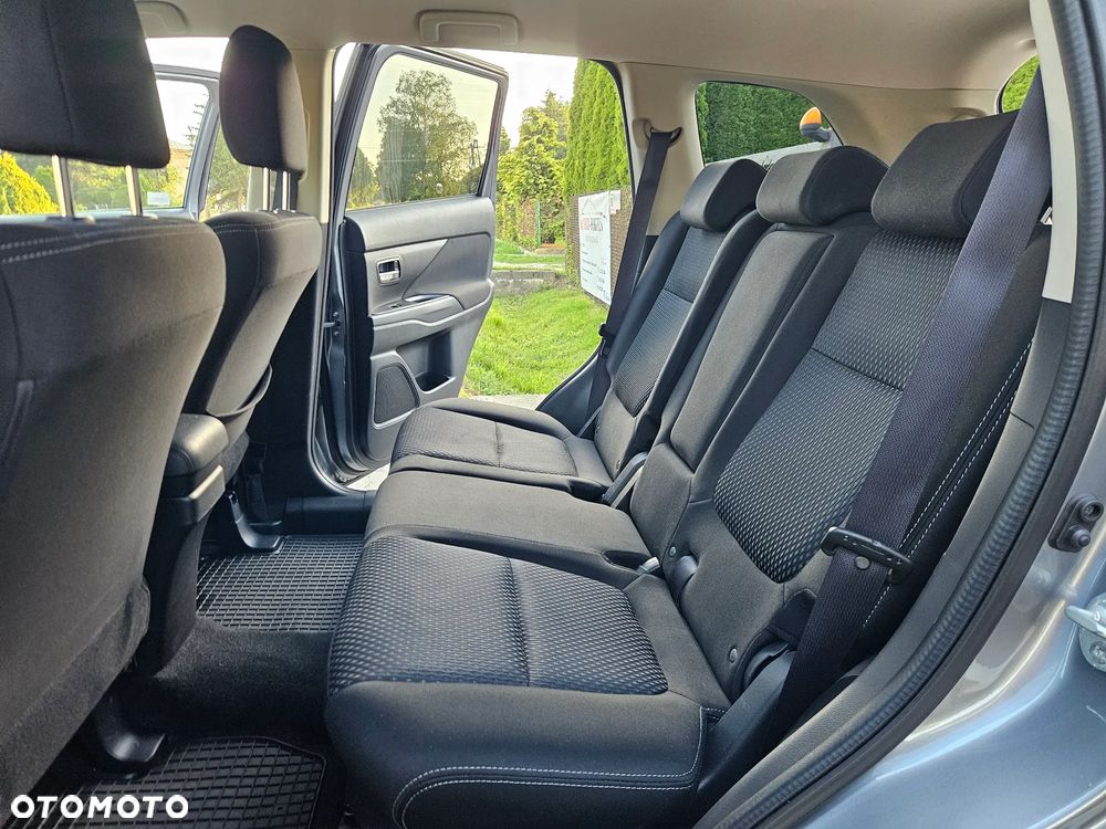 Mitsubishi Outlander 2.0 Intense Comfort 4WD CVT - 26