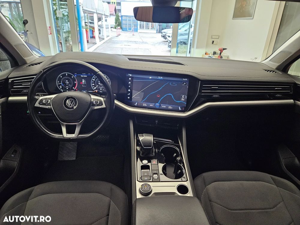 Volkswagen Touareg - 12