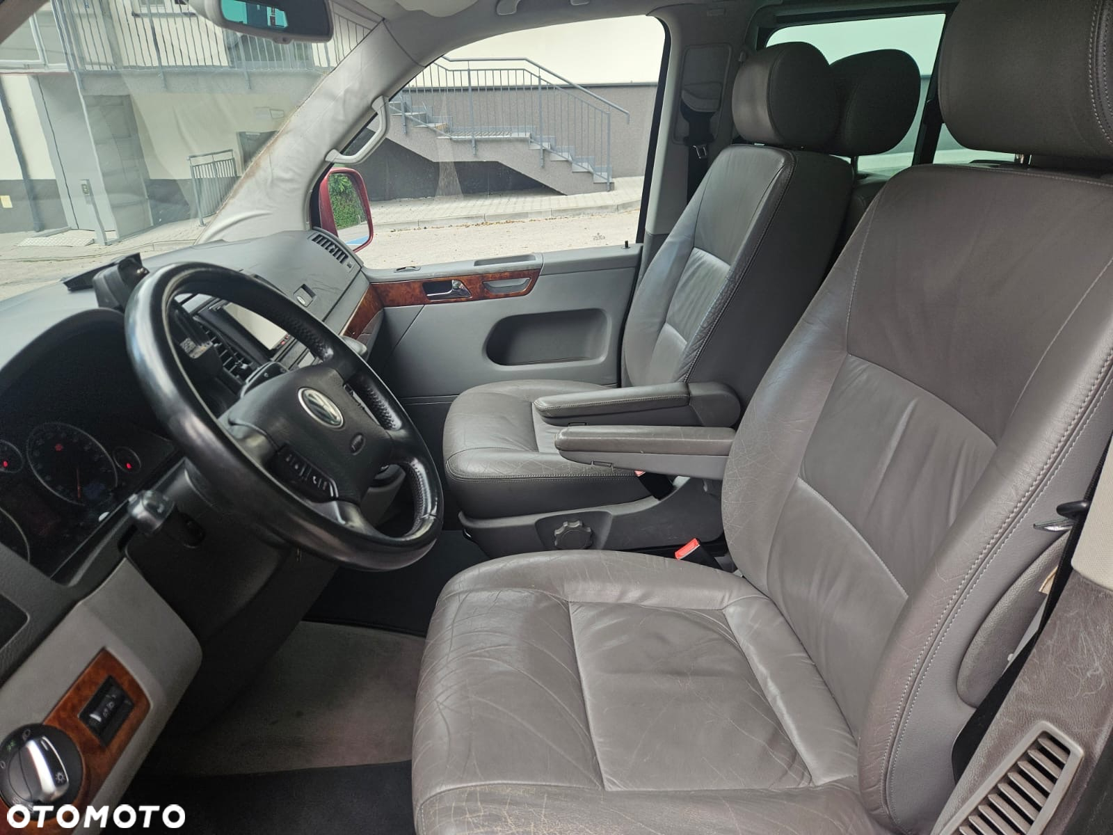Volkswagen Multivan - 11