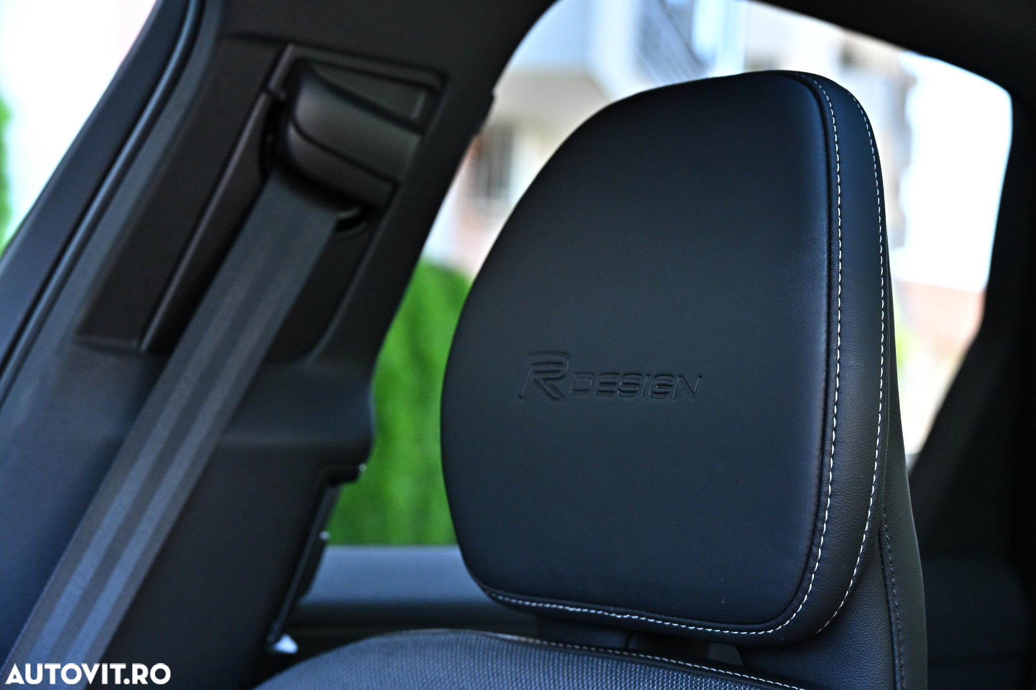 Volvo XC 60 Recharge T8 Twin Engine eAWD R-Design - 19
