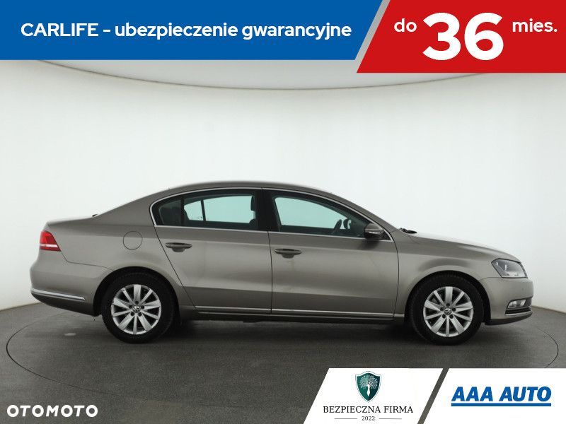 Volkswagen Passat - 8