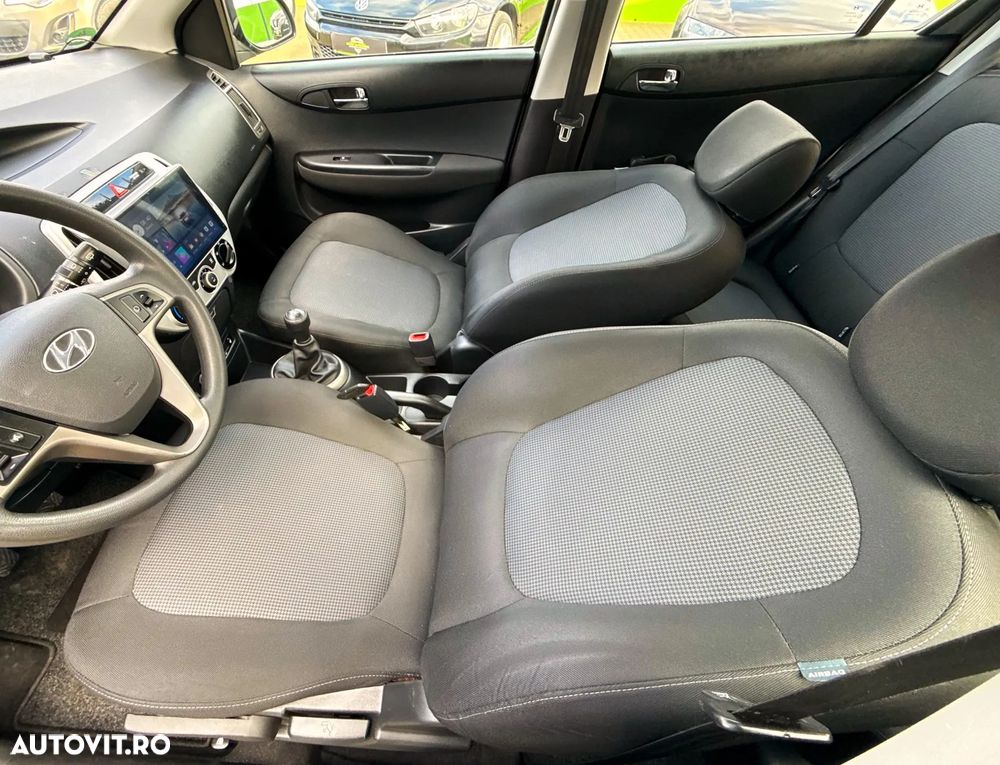 Hyundai i20 1.2 Trend - 17