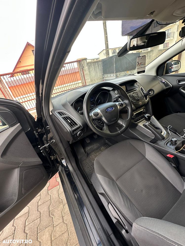 Ford Focus - 28