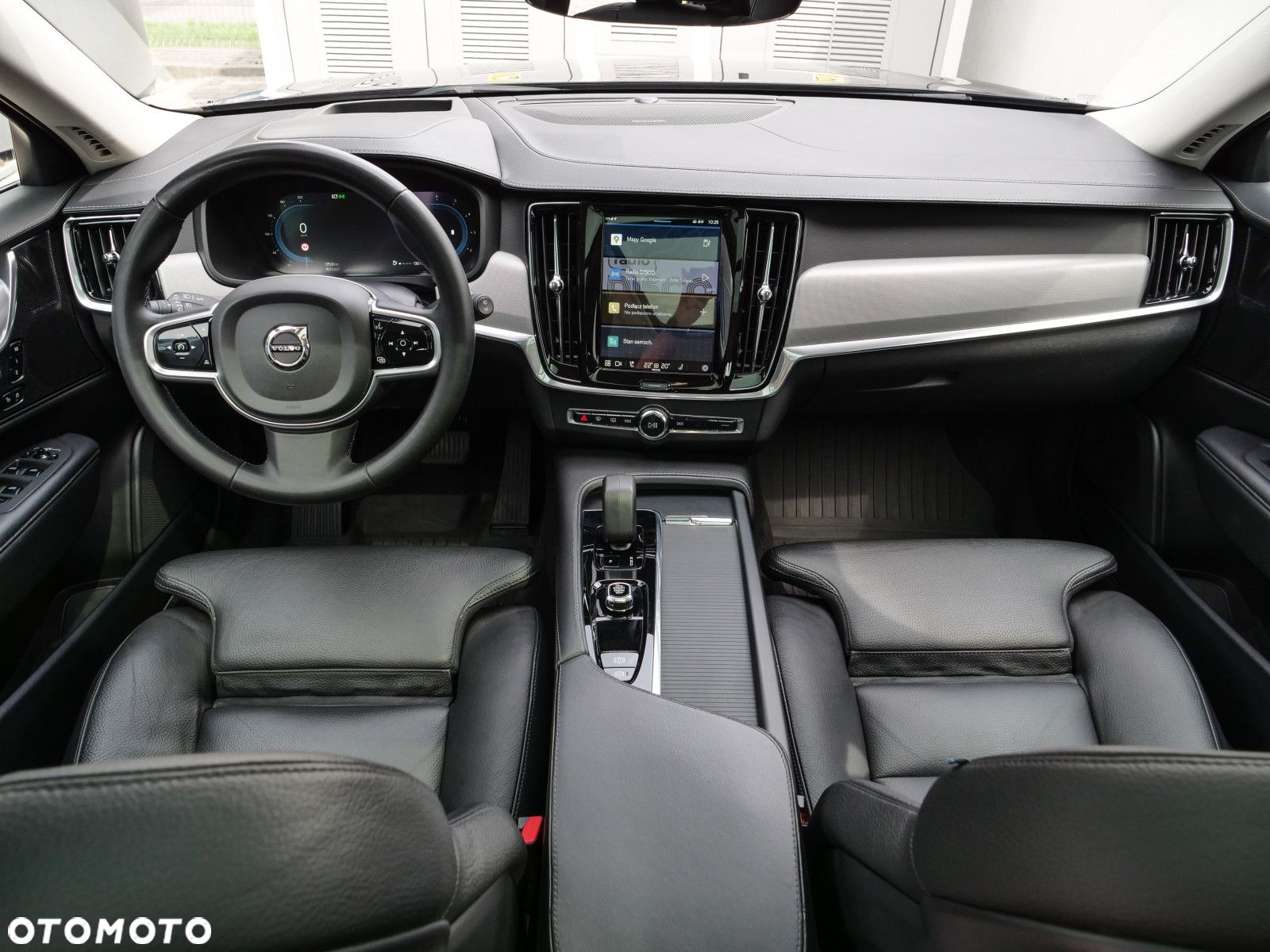 Volvo V90 Cross Country - 18