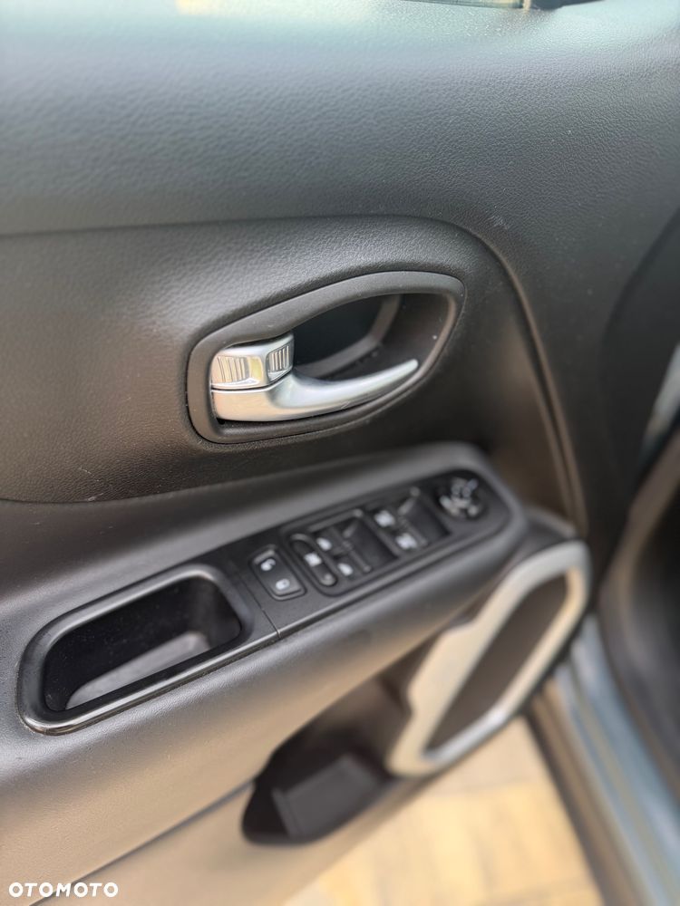 Jeep Renegade 1.4 MultiAir Limited - 19
