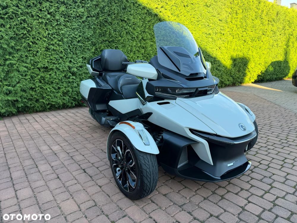 Can-Am Spyder - 1