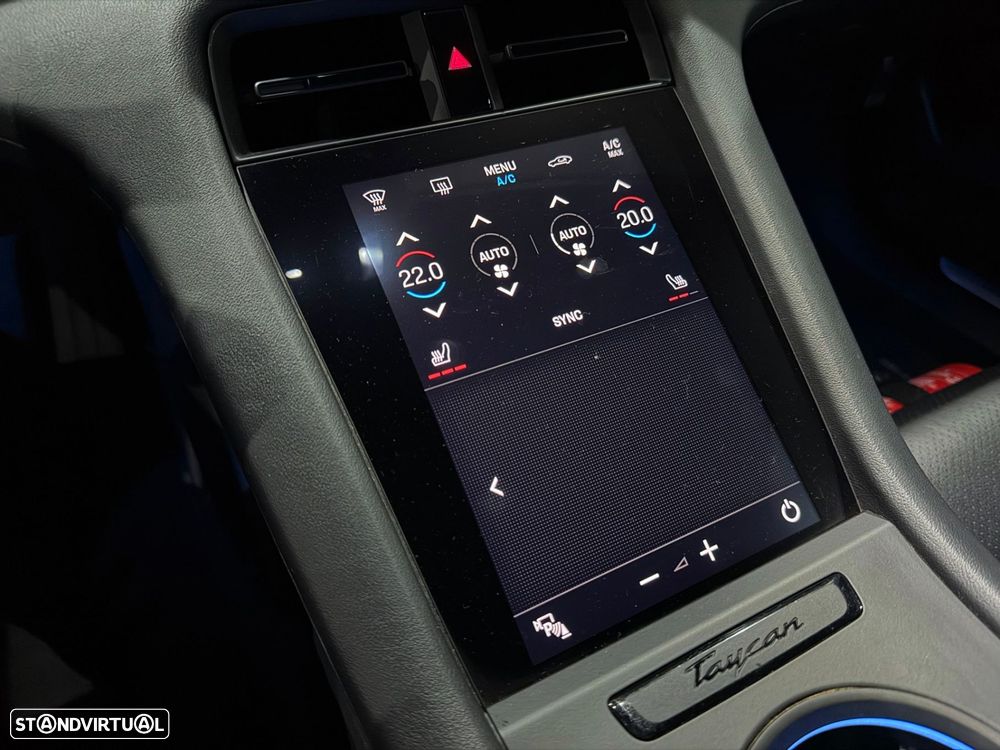 Porsche Taycan 4 - 31