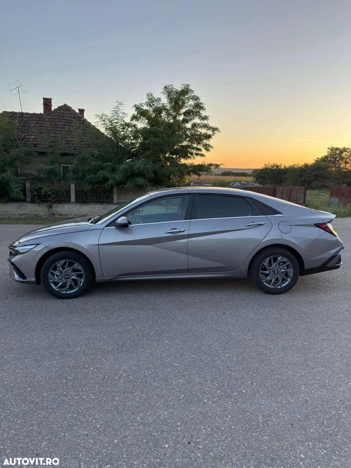 Hyundai Elantra 1.6 l 123 CP 6MT Highway - 5