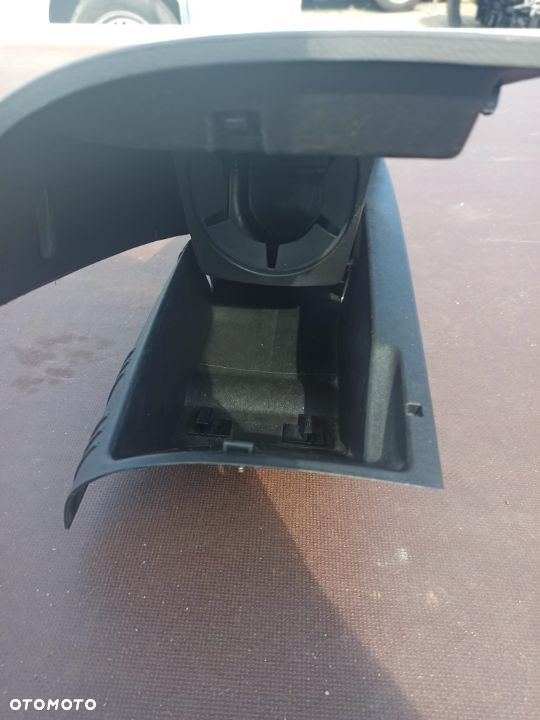 Schowek VW T5 Multivan 03-15 7H5857919 - 3