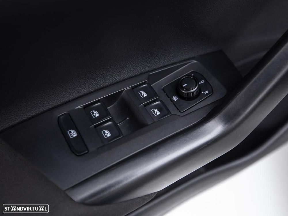 VW Taigo 1.0 TSI - 12