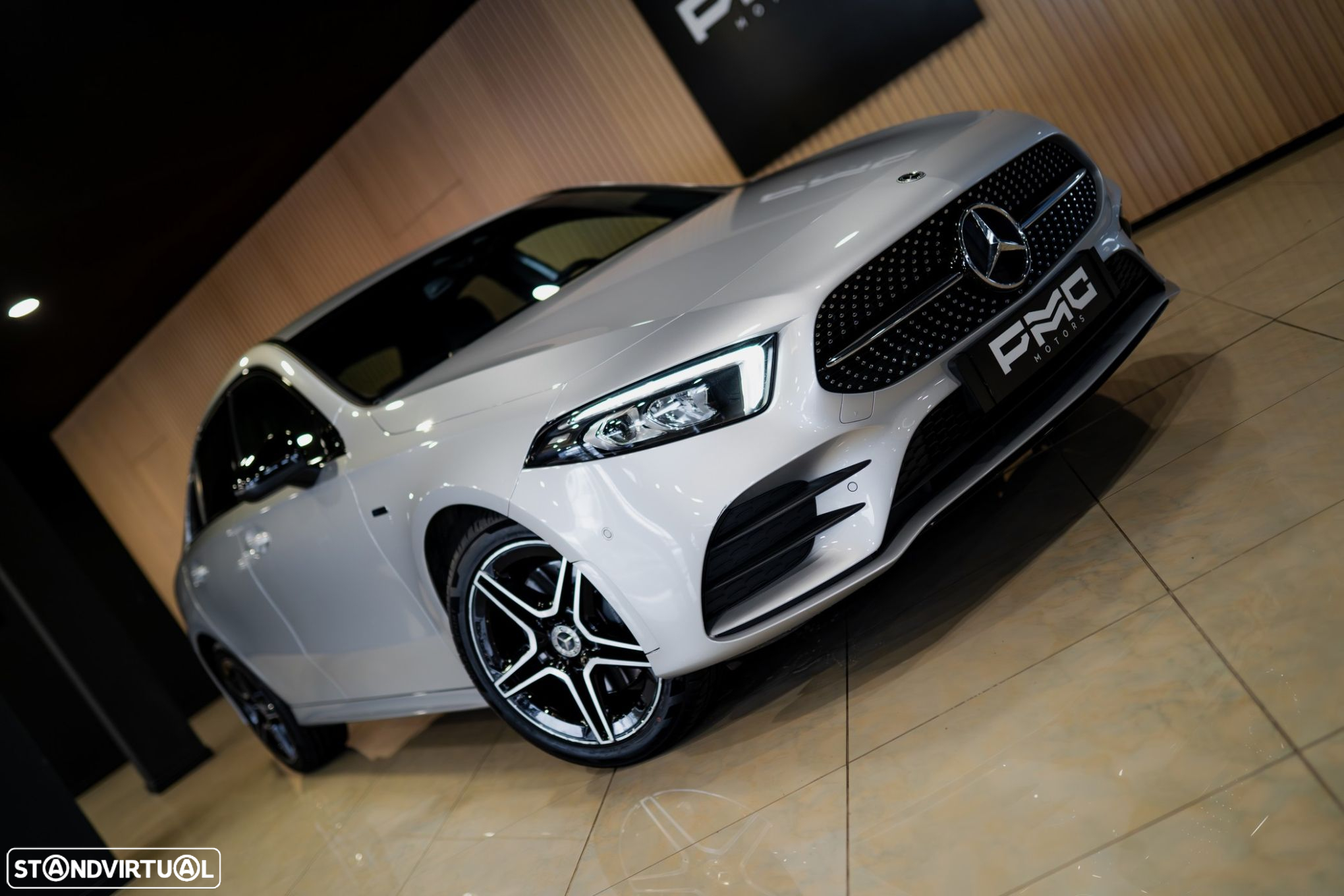 Mercedes-Benz A 250 Limousine e AMG Line - 6