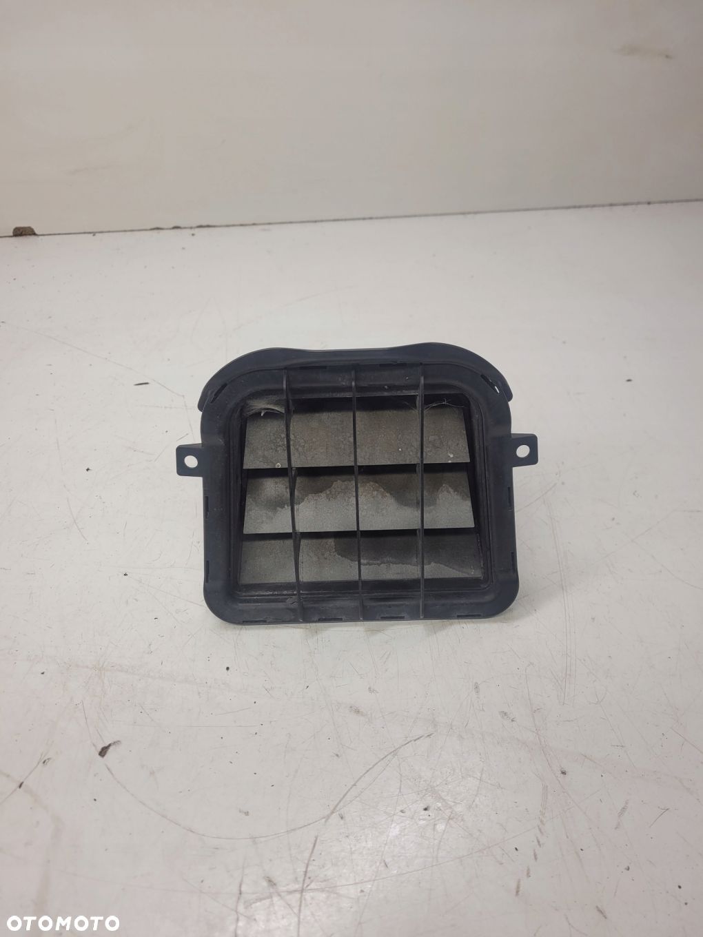 KRATKA POWIETRZA PRAWY TYŁ AUDI A7 4G8819302 - 1