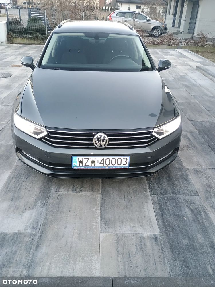 Volkswagen Passat 1.6 TDI SCR DSG Business - 1
