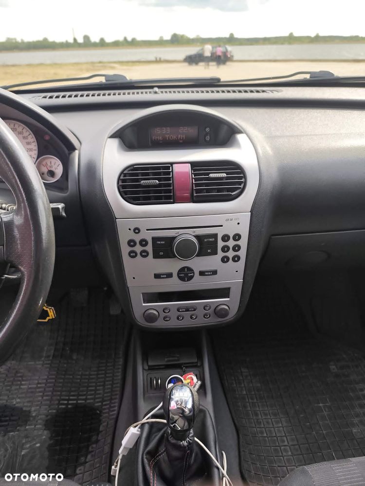 Opel Corsa 1.8 16V GSI - 11