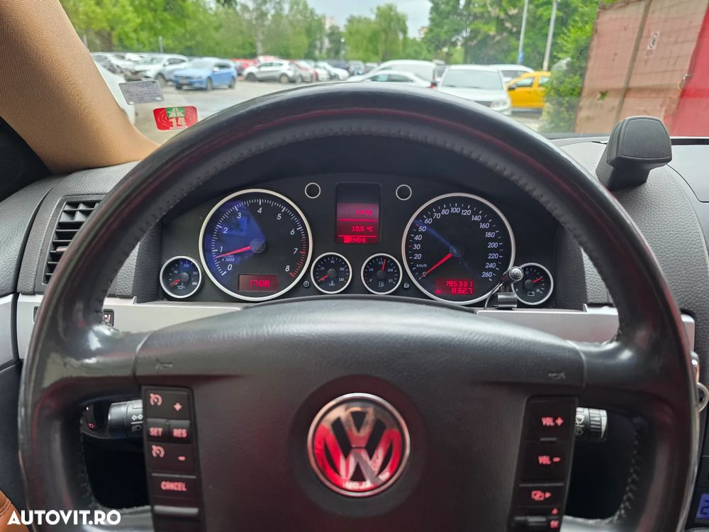 Volkswagen Touareg 3.2 V6 Automatik - 11