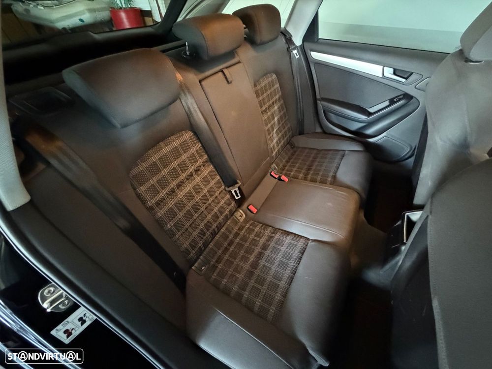 Audi A4 Avant 2.0 TDI Advance - 27