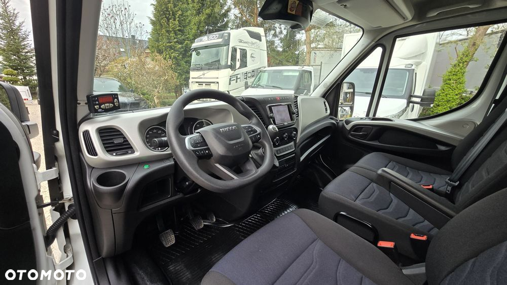Iveco IVECO DAILY 3.0 180KM 50C18 ❗❗ ZABUDOWA IZOTERMA 12 EP / CARRIER XARIOS 500 / MROŹNIA -25 +25 GRZANIE / ZASILANIE ZEWNETRZNE /  NOWE OPONY / WINDA DHOLLANDIA 1000KG / NAVI + KAMERA COFANIA / RADAR / CHŁODNIA / SERWIS ASO / 50c15 50c18 35c18 72c18❗❗ JAK NOWY❗❗ - 30