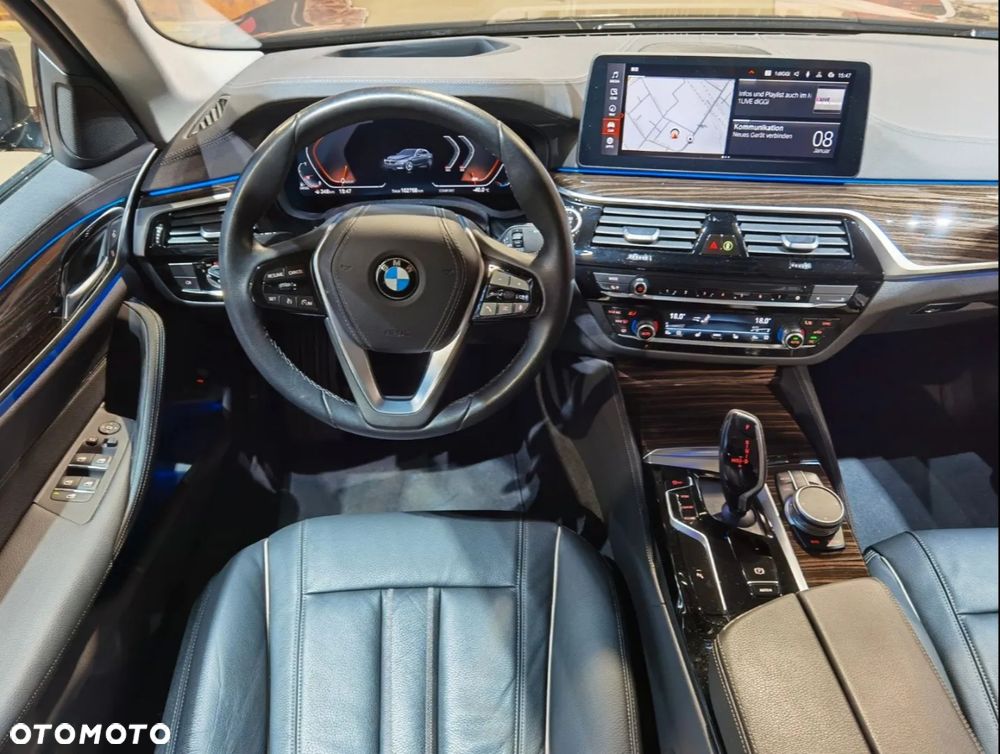 BMW Seria 5 530d xDrive Luxury Line - 11