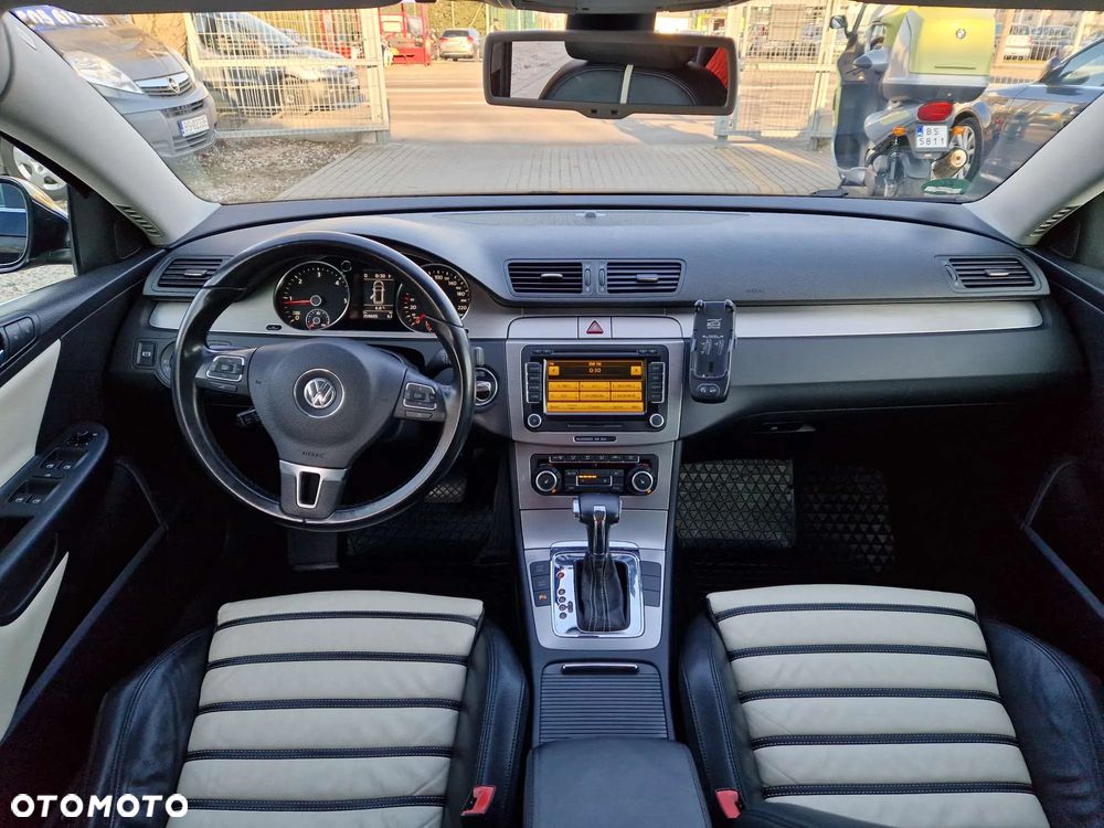 Volkswagen Passat Variant 2.0 TDI Highline DSG - 24