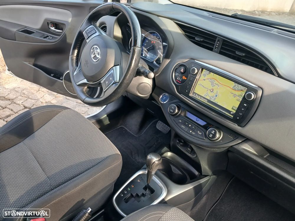 Toyota Yaris 1.5 HSD Exclusive - 15