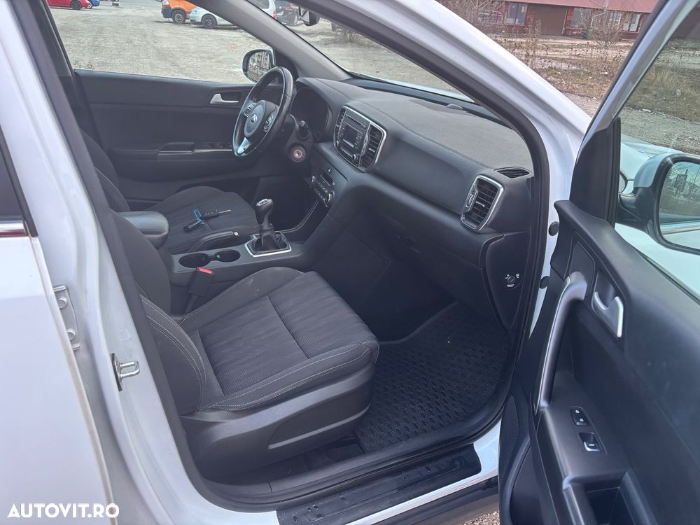 Kia Sportage 1.7 CRDI 2WD Edition 7 - 9