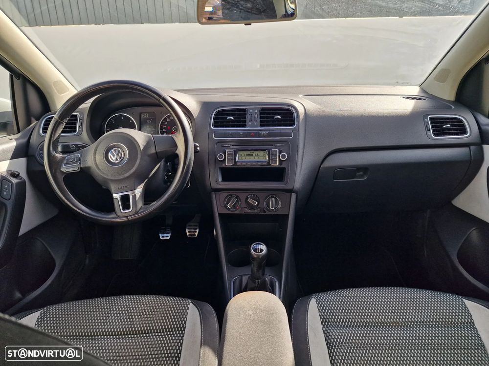 VW Polo 1.6 TDI Confortline BlueMotion - 16