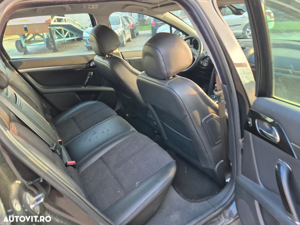 Peugeot 407 HDi 165 Automatik Business Line - 24