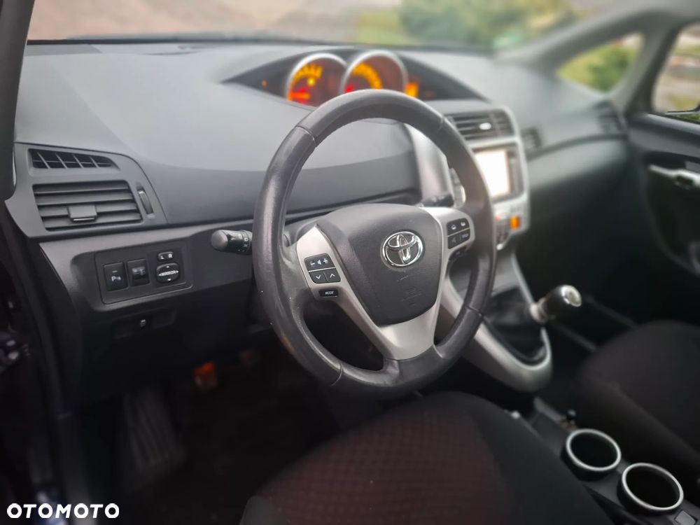 Toyota Verso 1.8 Edition - 8